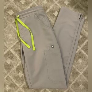 Gray Fig scrub pants in XXS
